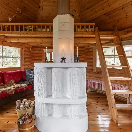 Cozy Family In Lapland *